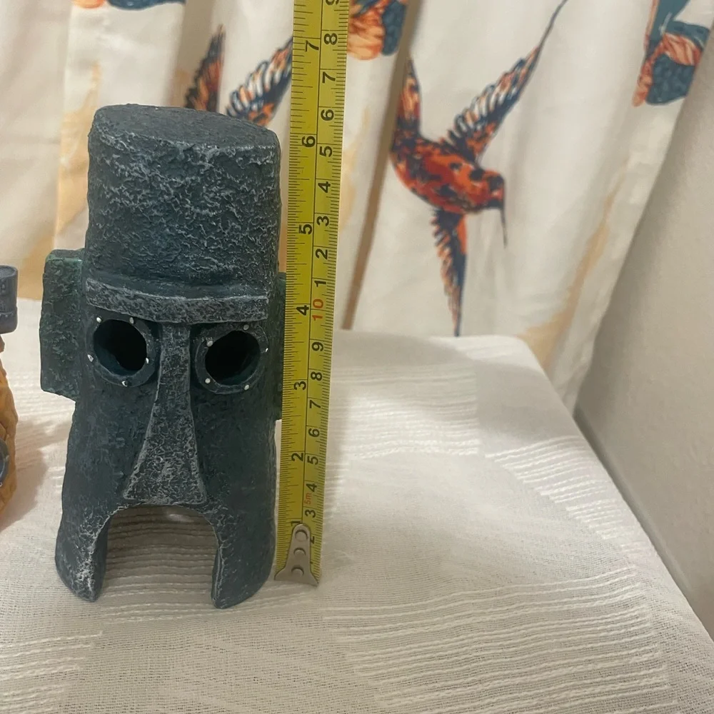 Viacom Spongebob And Squidward Pineapple and Tiki Head Aquarium Decor